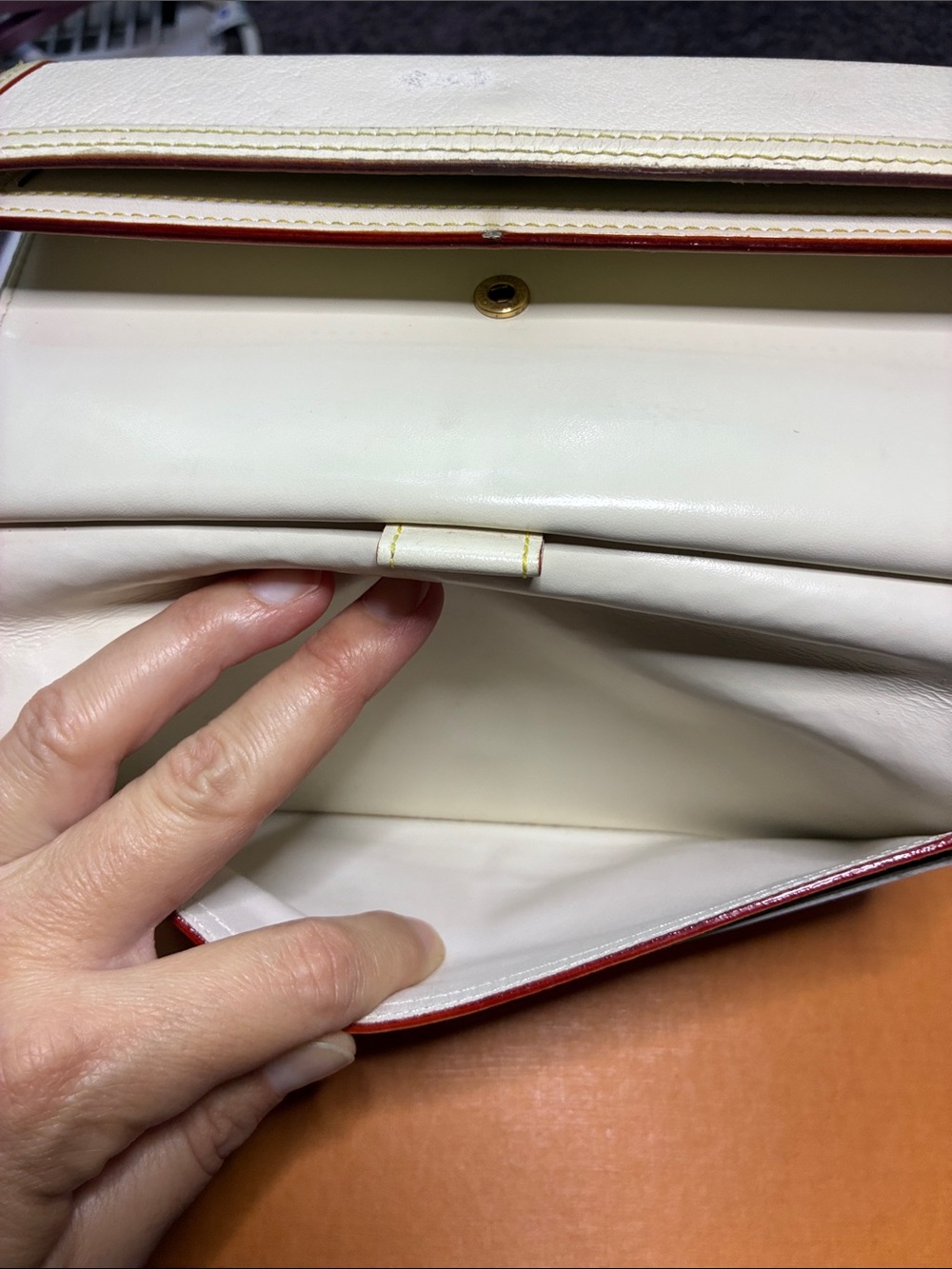Vintage Louis Vuitton Cream Leather Wallet with Gold Tone Corners & Red Trim - Picture 6 of 11